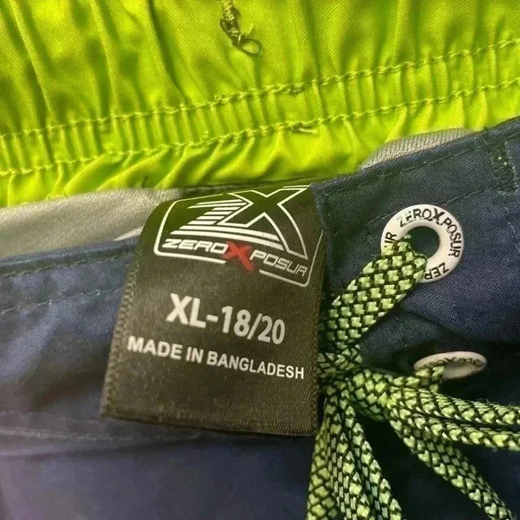 Swim bottoms boys size 18-20 - Picture 3 of 3